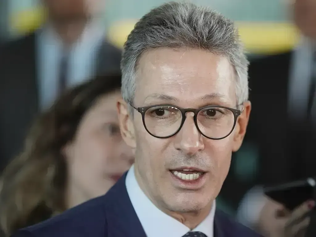 Brasil não é fracassado, mas roubado, declara Romeu Zema
